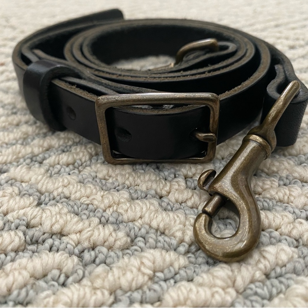 GFG Adjustable Crossbody Strap | Black